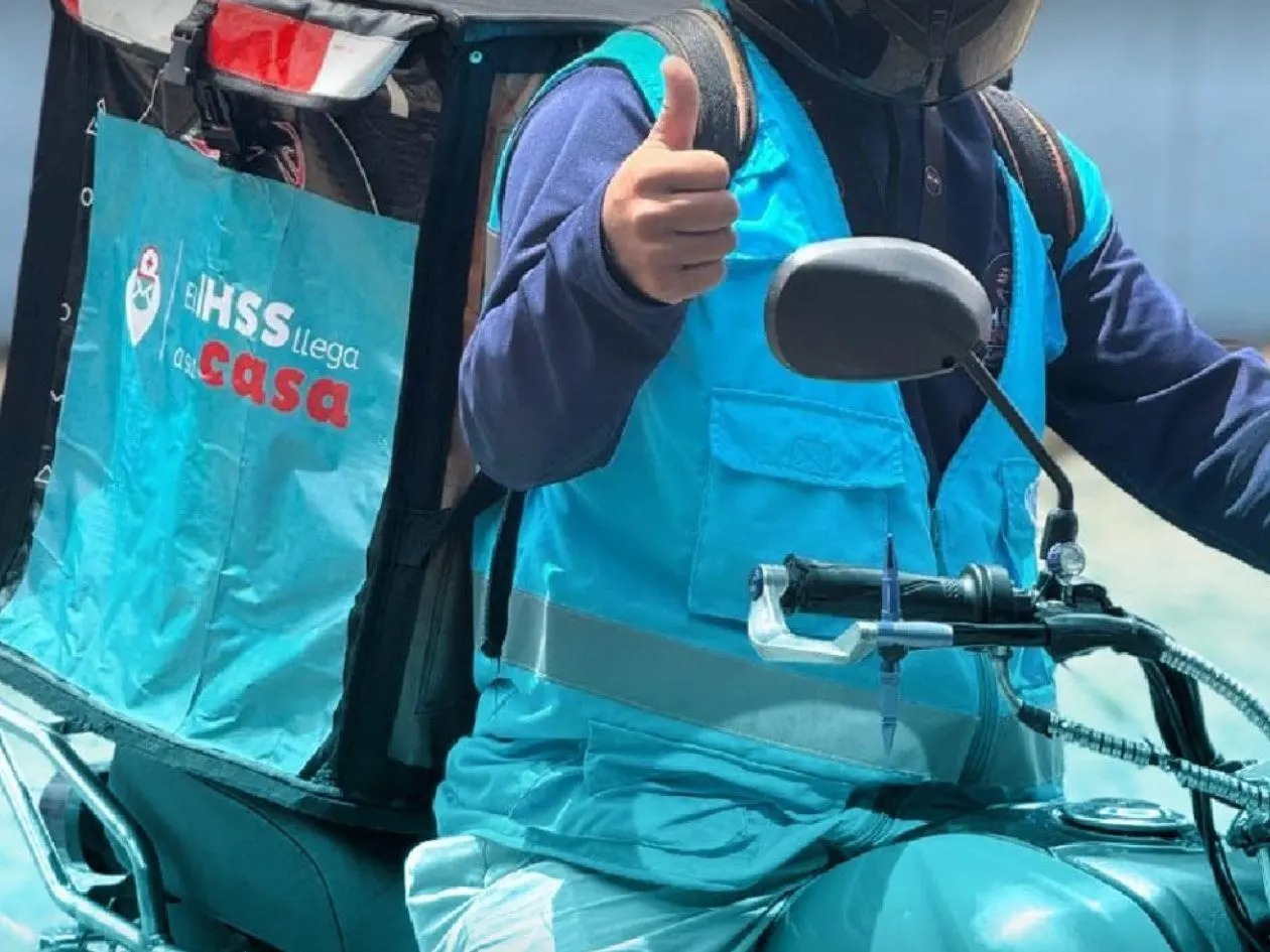 IHSS fortalece la atención a adultos mayores con entrega de medicamentos a domicilio en San Pedro Sula